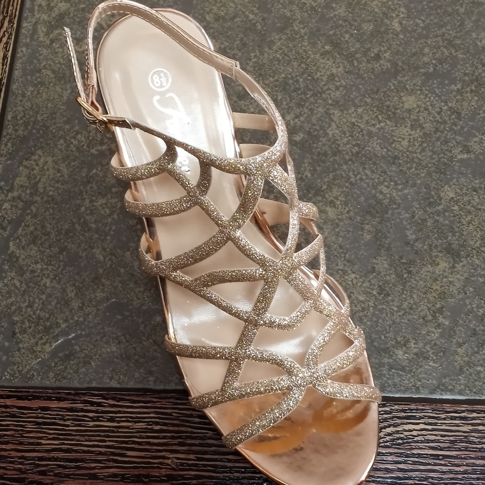 platform shoes - Picture 2 of 5